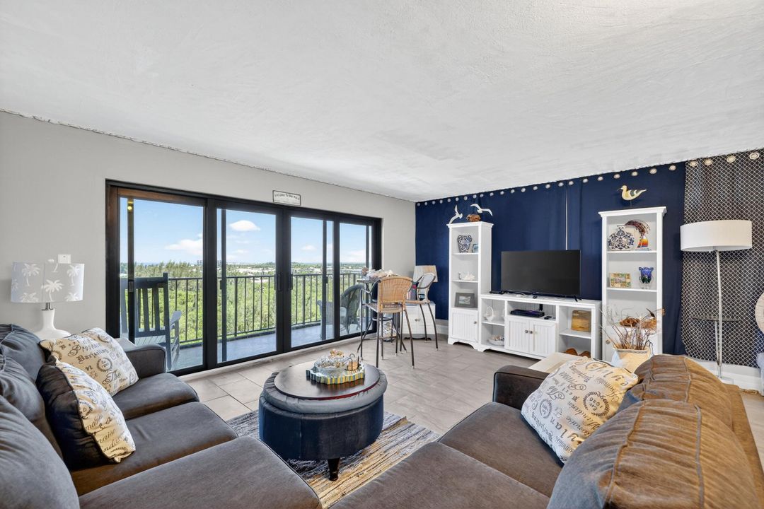 В аренду: $3,800 (3 спален, 2 ванн, 1496 Квадратных фут)