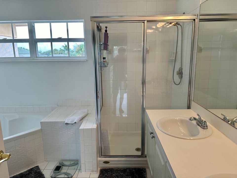 For Rent: $7,500 (4 beds, 2 baths, 2039 Square Feet)