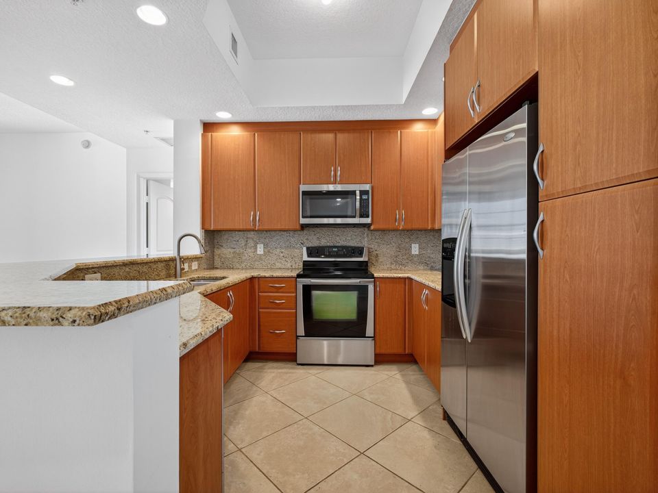 For Sale: $1,100,000 (2 beds, 2 baths, 1648 Square Feet)