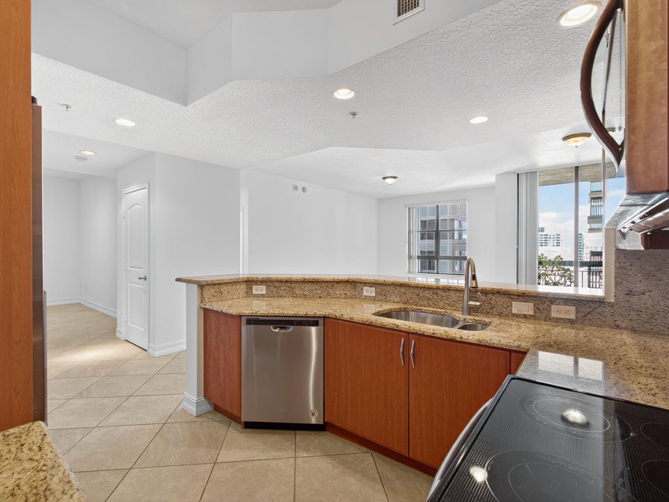 For Sale: $1,100,000 (2 beds, 2 baths, 1648 Square Feet)