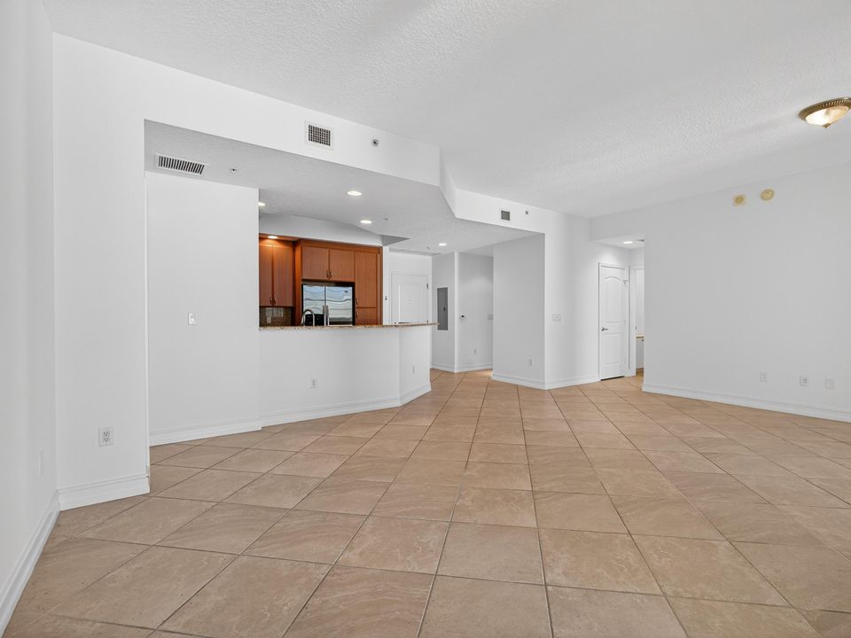 For Sale: $1,100,000 (2 beds, 2 baths, 1648 Square Feet)