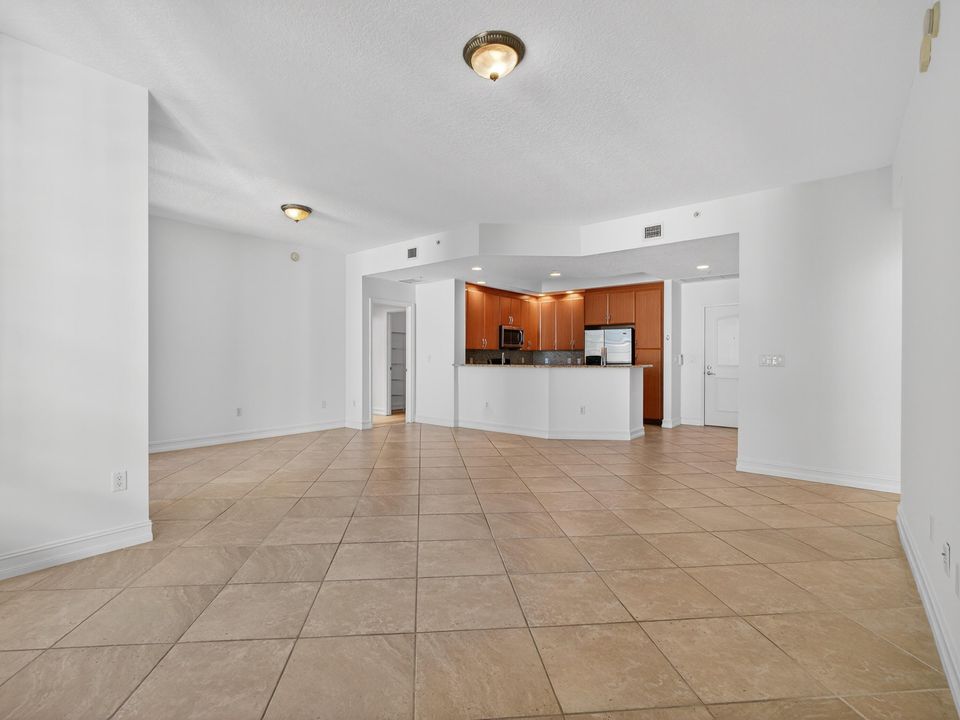 For Sale: $1,100,000 (2 beds, 2 baths, 1648 Square Feet)