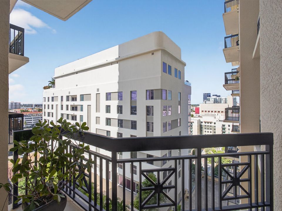 For Sale: $1,100,000 (2 beds, 2 baths, 1648 Square Feet)