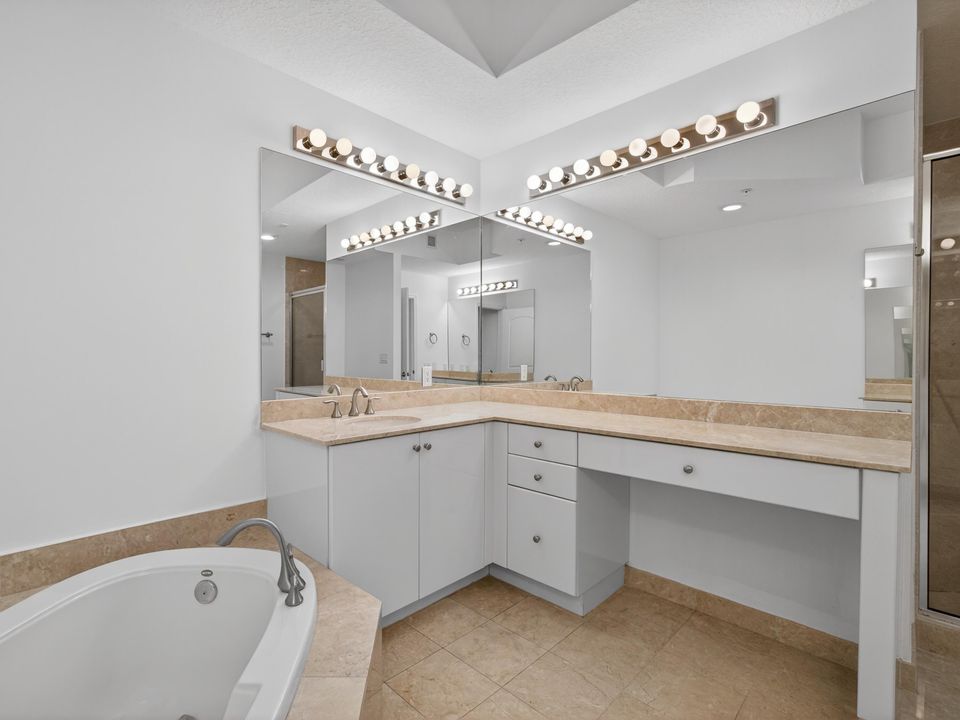 For Sale: $1,100,000 (2 beds, 2 baths, 1648 Square Feet)