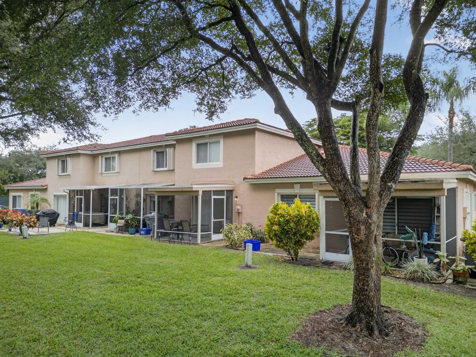 На продажу: $325,000 (3 спален, 2 ванн, 1596 Квадратных фут)