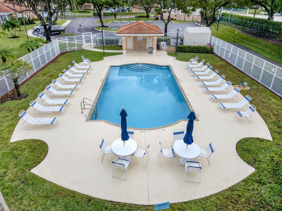 На продажу: $325,000 (3 спален, 2 ванн, 1596 Квадратных фут)