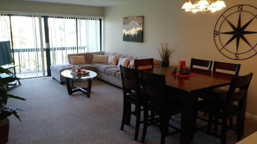 For Sale: $295,000 (2 beds, 2 baths, 1042 Square Feet)