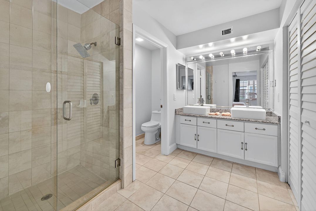 For Sale: $369,000 (2 beds, 2 baths, 1069 Square Feet)