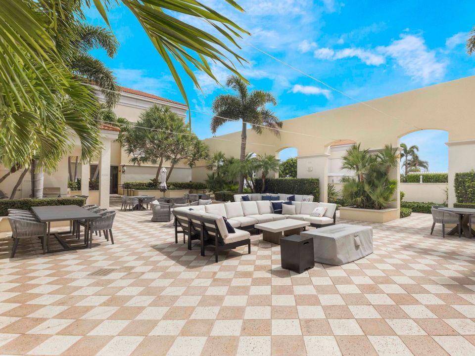 For Sale: $1,100,000 (2 beds, 2 baths, 1648 Square Feet)