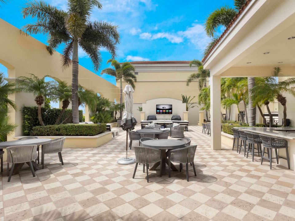 For Sale: $1,100,000 (2 beds, 2 baths, 1648 Square Feet)