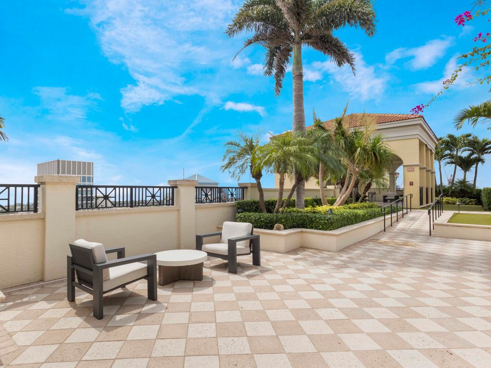 For Sale: $1,100,000 (2 beds, 2 baths, 1648 Square Feet)