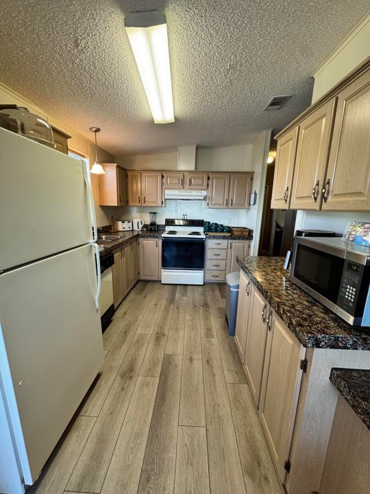 待售: $75,000 (2 贝兹, 2 浴室, 1200 平方英尺)