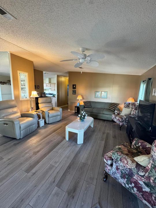 待售: $75,000 (2 贝兹, 2 浴室, 1200 平方英尺)