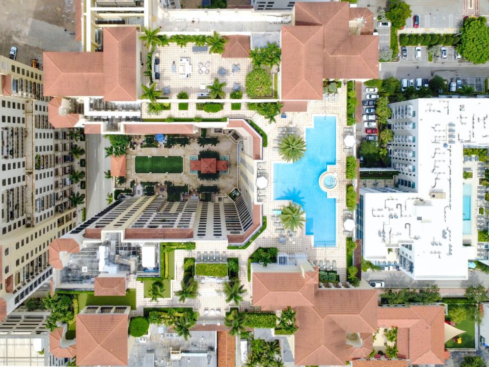 For Sale: $1,100,000 (2 beds, 2 baths, 1648 Square Feet)