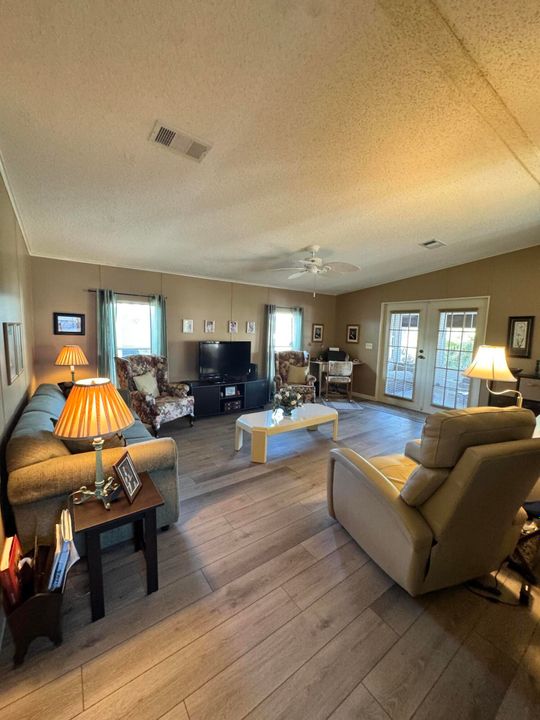 待售: $75,000 (2 贝兹, 2 浴室, 1200 平方英尺)