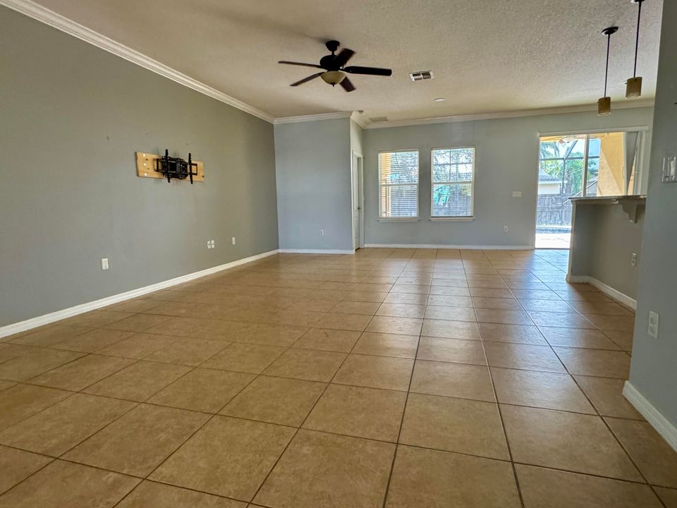 For Rent: $3,800 (4 beds, 3 baths, 2356 Square Feet)