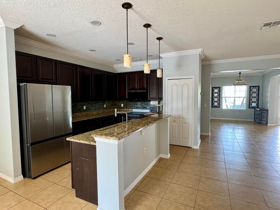 For Rent: $3,800 (4 beds, 3 baths, 2356 Square Feet)