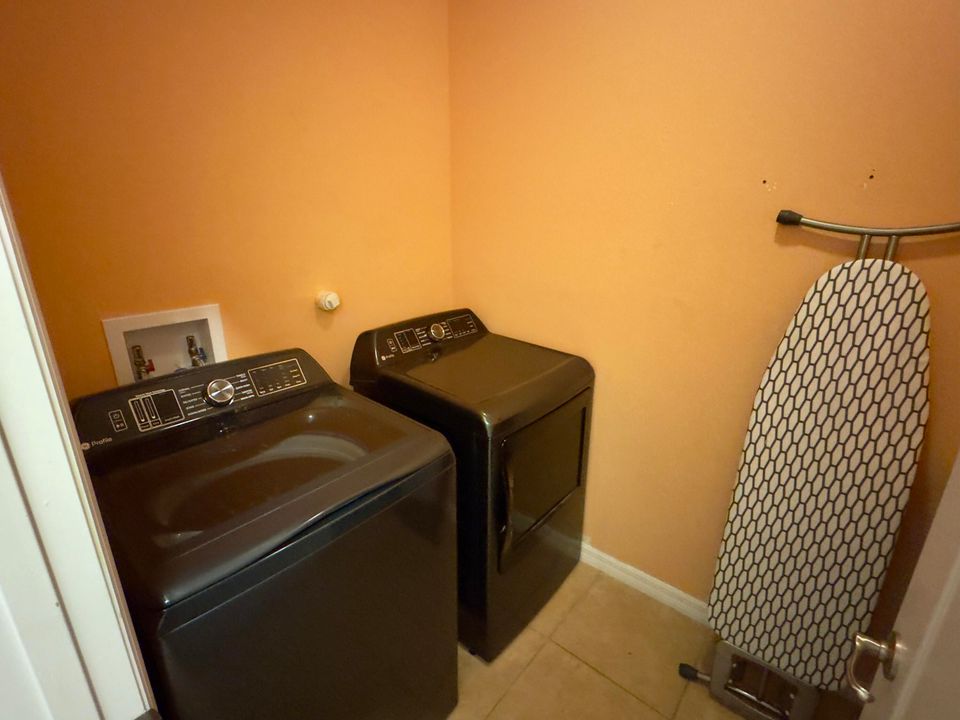 For Rent: $3,800 (4 beds, 3 baths, 2356 Square Feet)