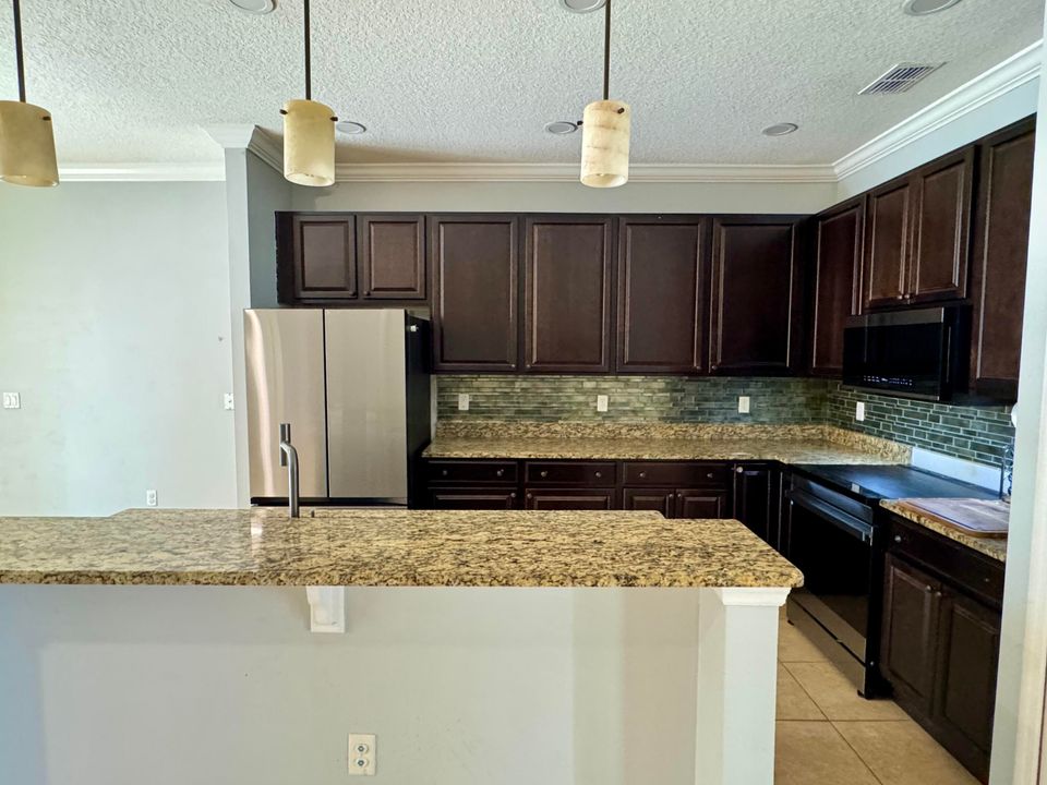 For Rent: $3,800 (4 beds, 3 baths, 2356 Square Feet)