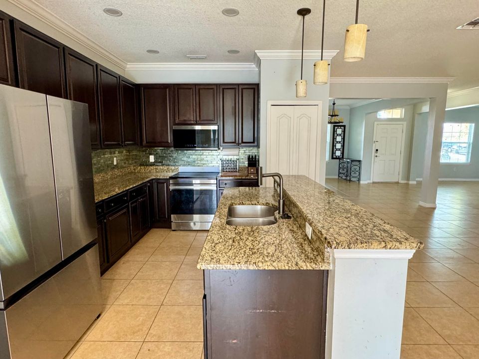 For Rent: $3,800 (4 beds, 3 baths, 2356 Square Feet)