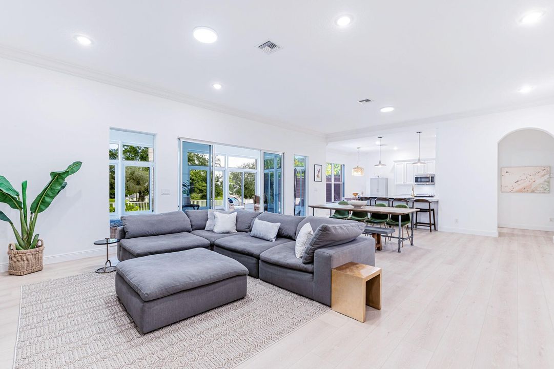 For Rent: $14,500 (3 beds, 3 baths, 2494 Square Feet)