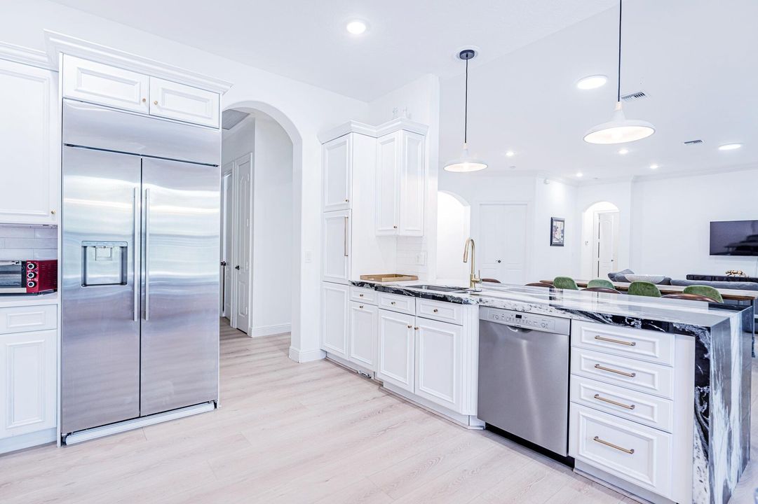 For Rent: $14,500 (3 beds, 3 baths, 2494 Square Feet)