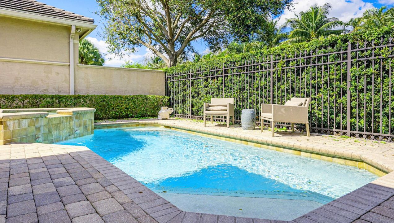 For Rent: $14,500 (3 beds, 3 baths, 2494 Square Feet)