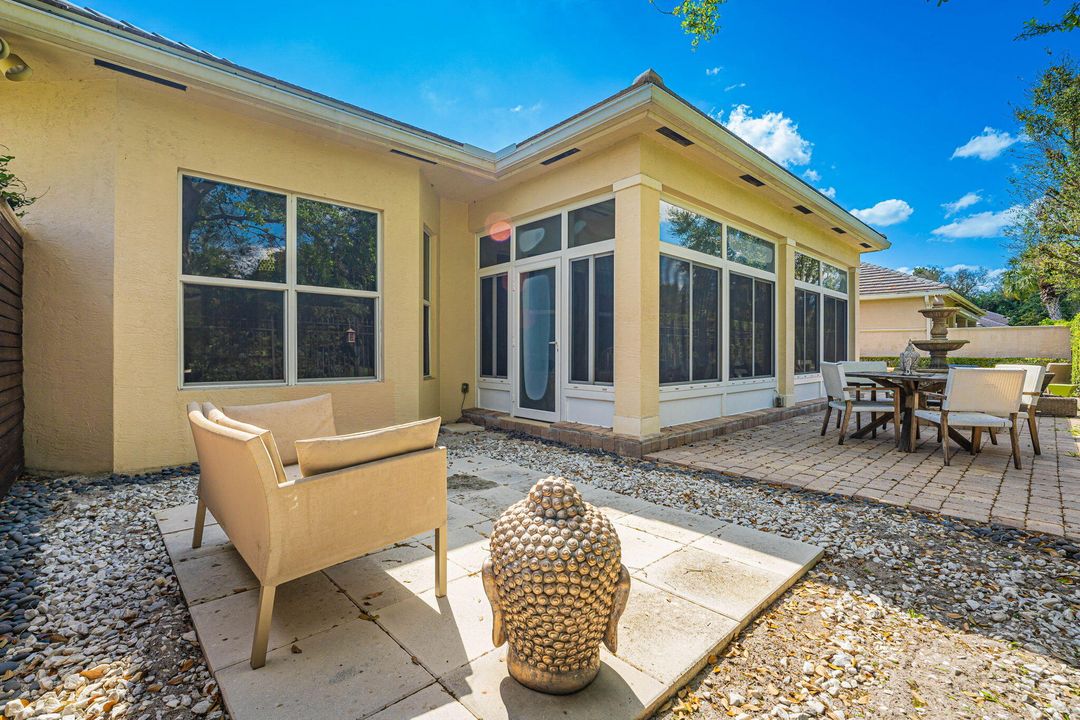 For Rent: $14,500 (3 beds, 3 baths, 2494 Square Feet)