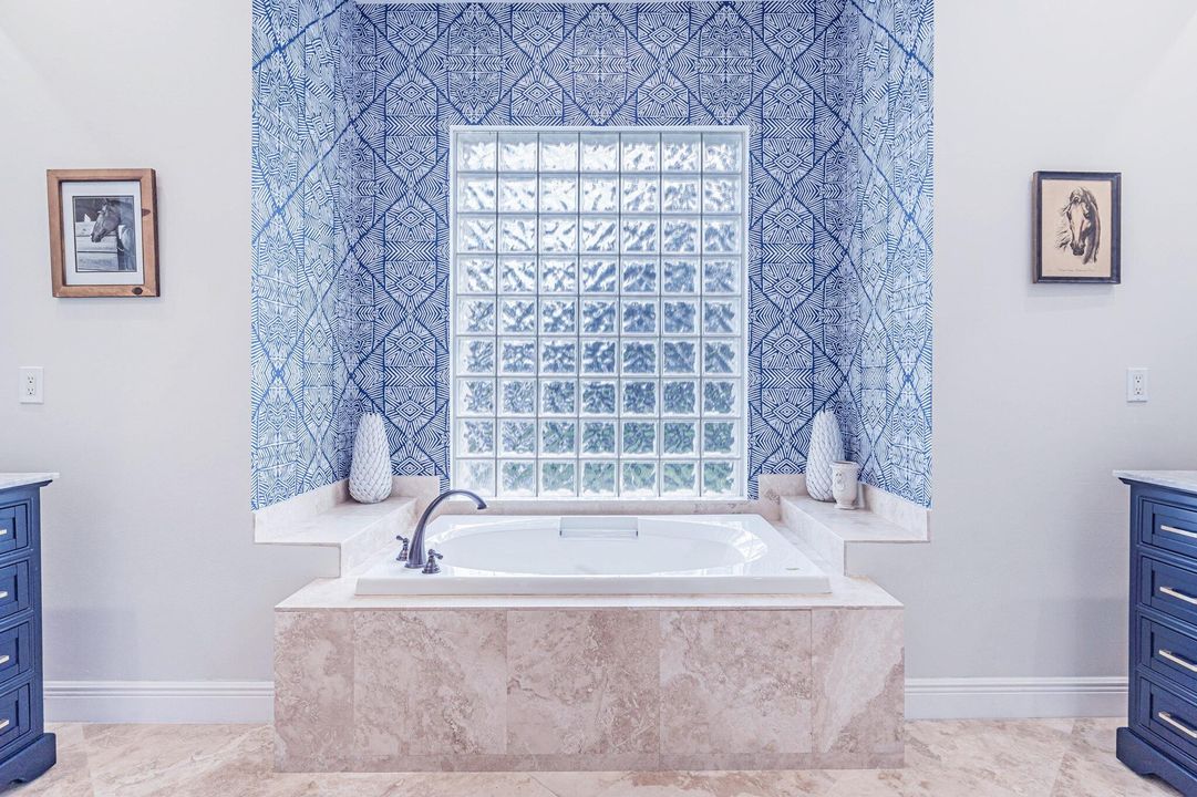 For Rent: $14,500 (3 beds, 3 baths, 2494 Square Feet)