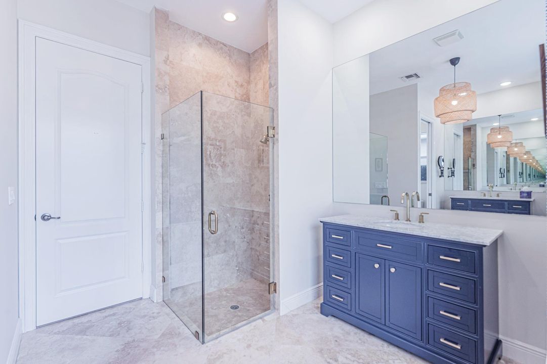 For Rent: $14,500 (3 beds, 3 baths, 2494 Square Feet)