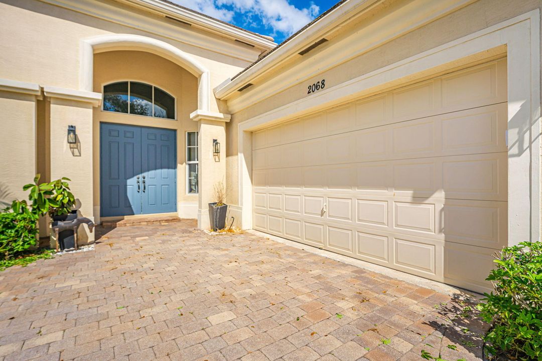 For Rent: $14,500 (3 beds, 3 baths, 2494 Square Feet)