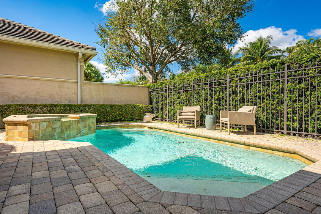 For Rent: $14,500 (3 beds, 3 baths, 2494 Square Feet)