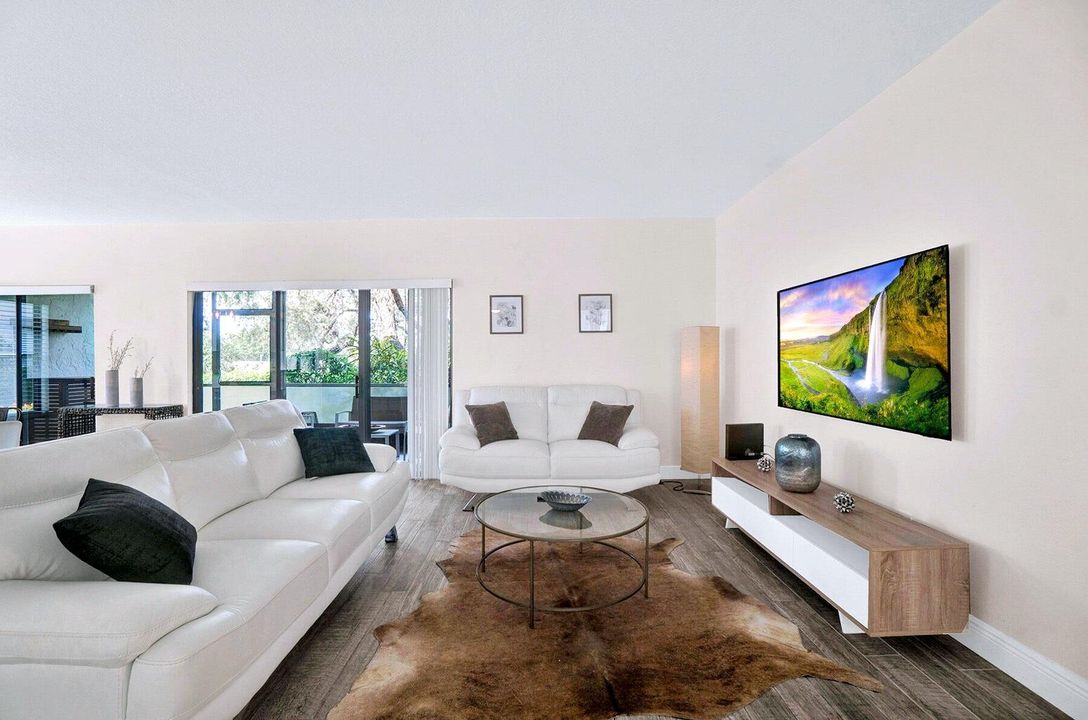 出租: $11,800 (3 贝兹, 3 浴室, 1760 平方英尺)