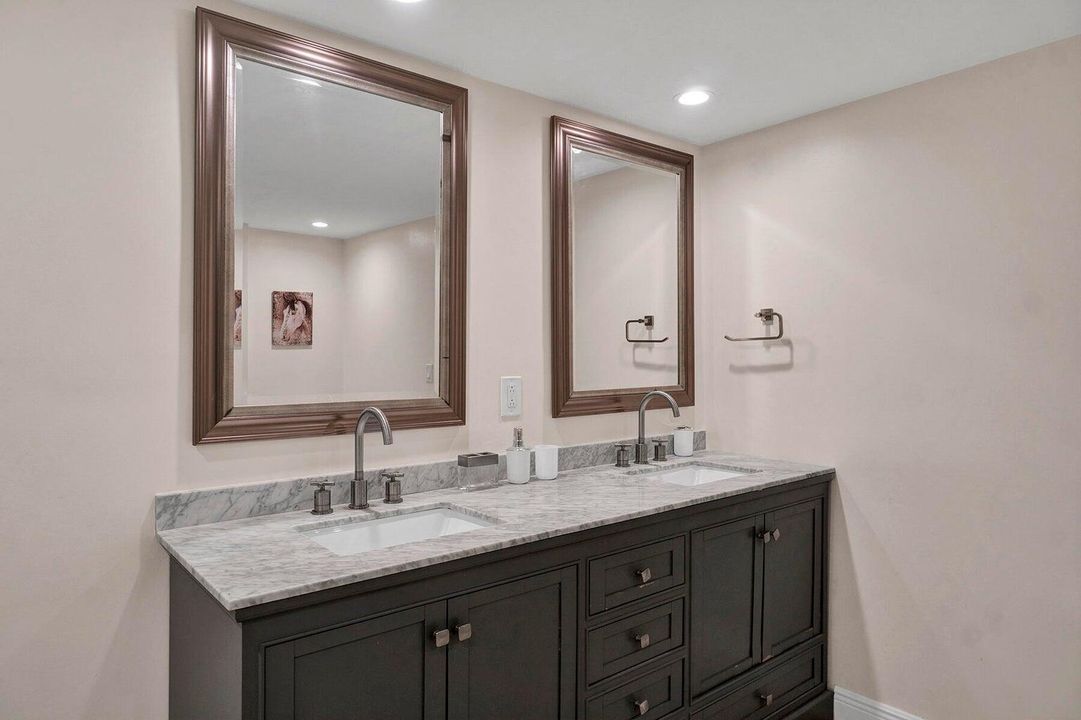 出租: $11,800 (3 贝兹, 3 浴室, 1760 平方英尺)