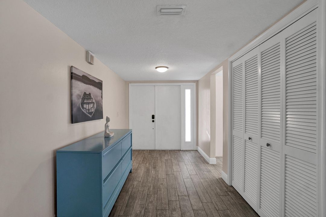 出租: $11,800 (3 贝兹, 3 浴室, 1760 平方英尺)