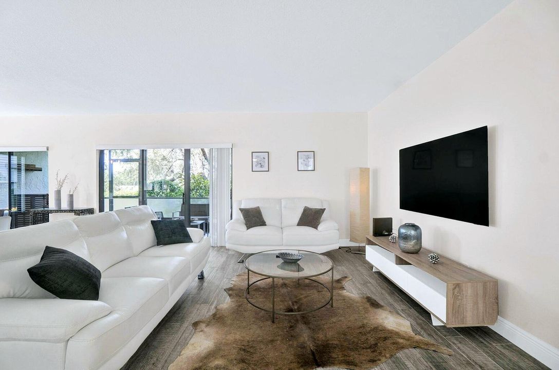 出租: $11,800 (3 贝兹, 3 浴室, 1760 平方英尺)