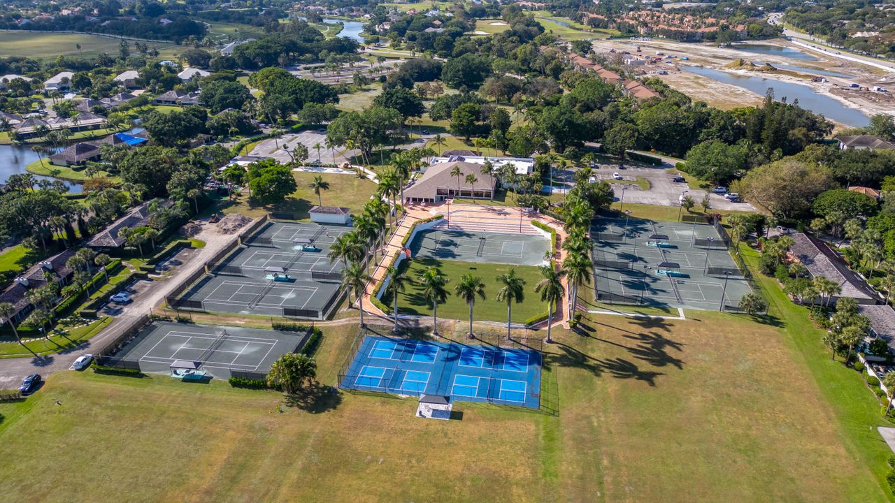 出租: $11,800 (3 贝兹, 3 浴室, 1760 平方英尺)