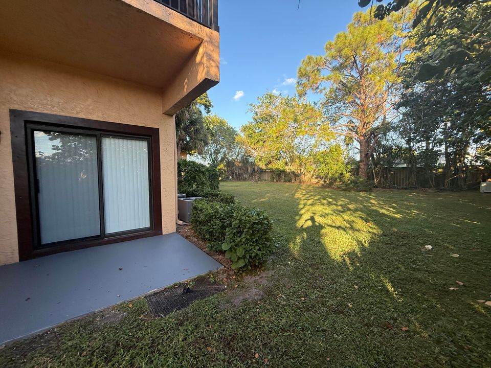 For Rent: $2,000 (2 beds, 2 baths, 1100 Square Feet)