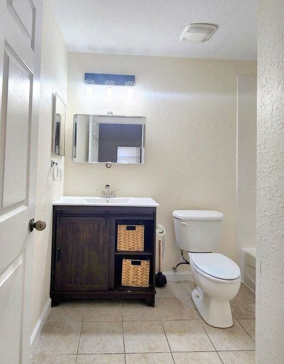 For Rent: $2,000 (2 beds, 2 baths, 1100 Square Feet)