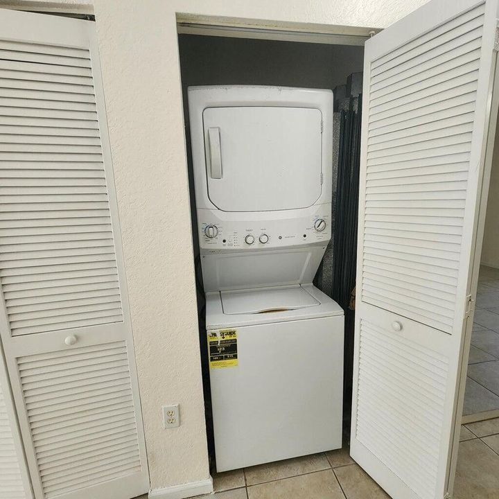 For Rent: $2,000 (2 beds, 2 baths, 1100 Square Feet)