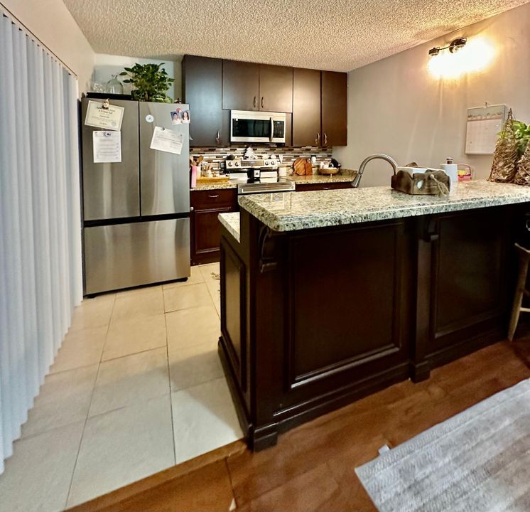 For Sale: $325,000 (3 beds, 2 baths, 1488 Square Feet)