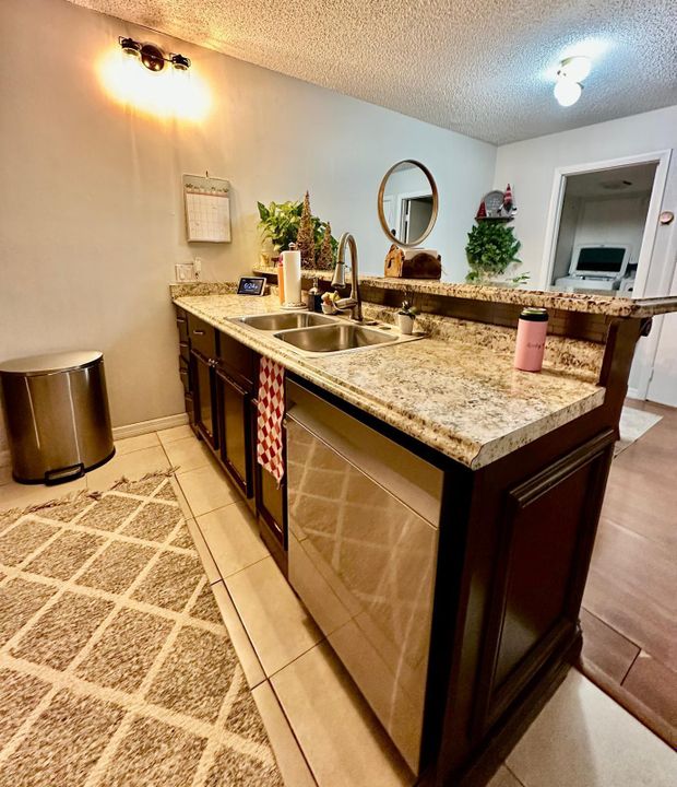 For Sale: $325,000 (3 beds, 2 baths, 1488 Square Feet)