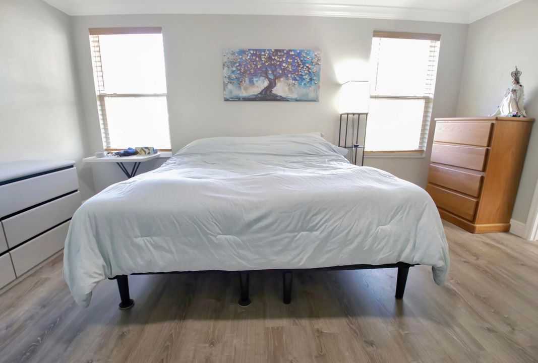 For Sale: $449,000 (4 beds, 2 baths, 2052 Square Feet)