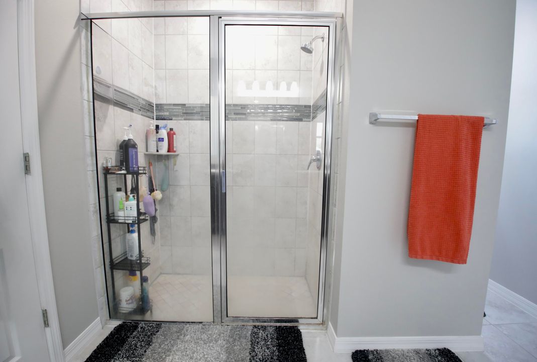 For Sale: $449,000 (4 beds, 2 baths, 2052 Square Feet)