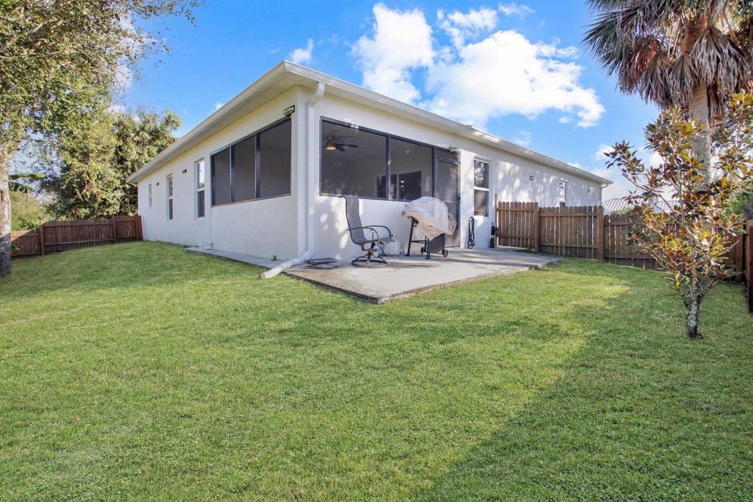 For Sale: $449,000 (4 beds, 2 baths, 2052 Square Feet)