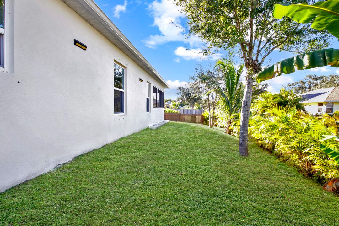 For Sale: $449,000 (4 beds, 2 baths, 2052 Square Feet)