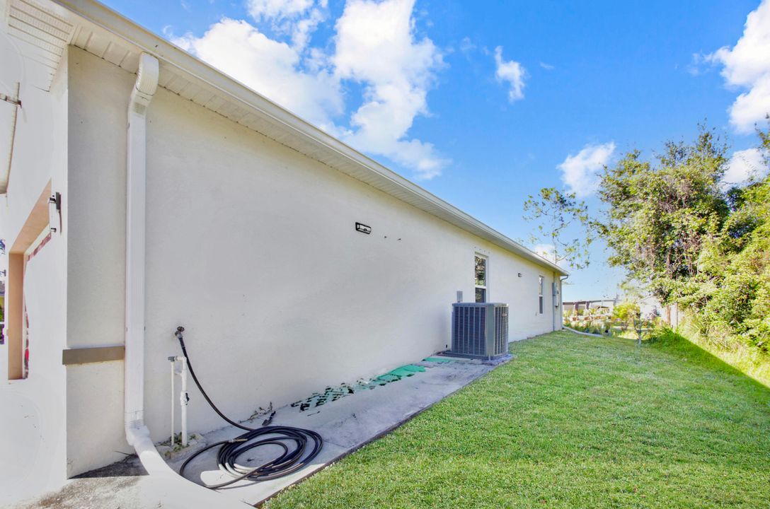 For Sale: $449,000 (4 beds, 2 baths, 2052 Square Feet)