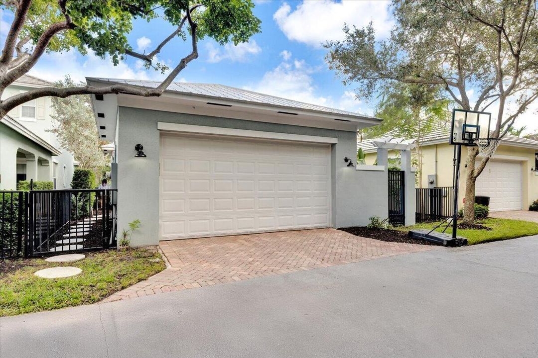 For Sale: $994,000 (4 beds, 3 baths, 2478 Square Feet)