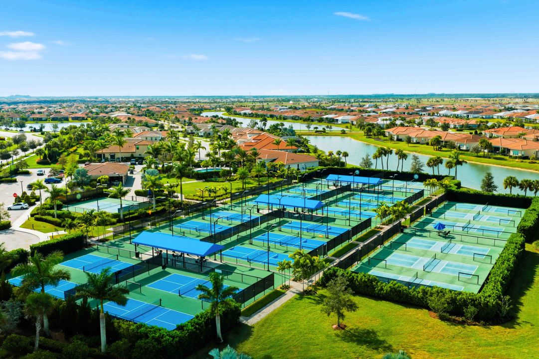 На продажу: $364,999 (2 спален, 2 ванн, 1515 Квадратных фут)