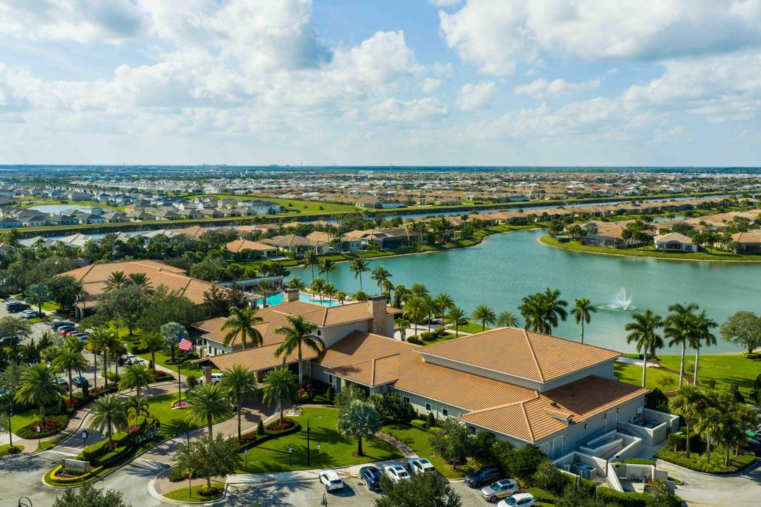 На продажу: $364,999 (2 спален, 2 ванн, 1515 Квадратных фут)